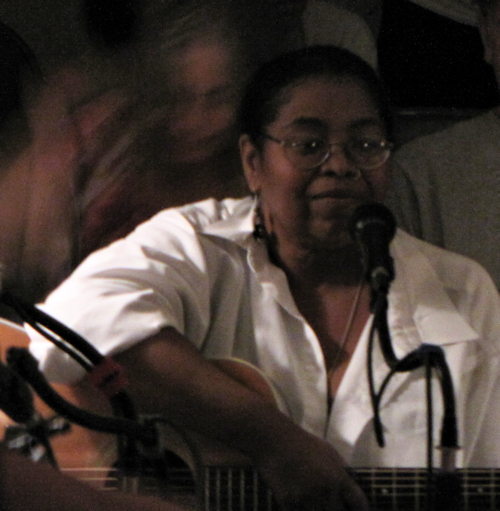 Noa Bursie Noa Bursie